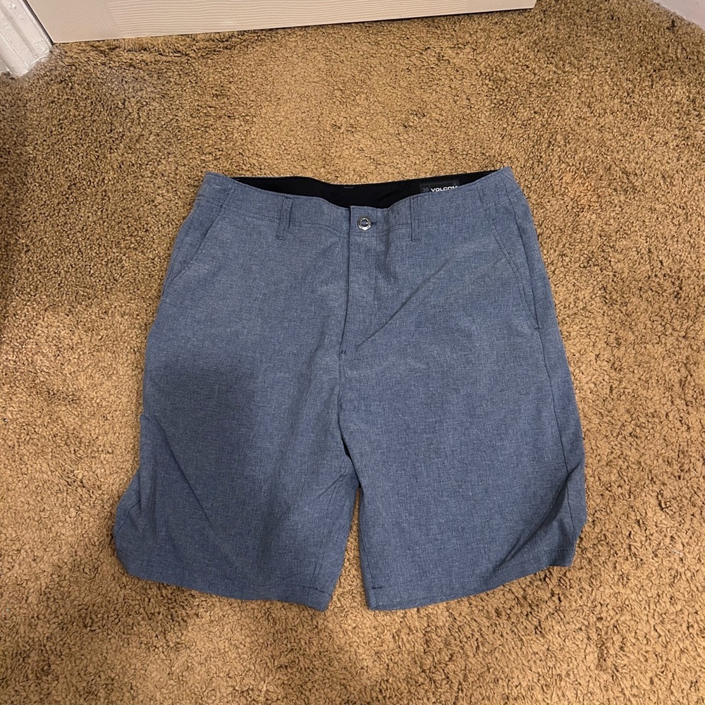 Volcom Men's Hybrid Gray Flat Front Walking Shorts. Washed but never worn.